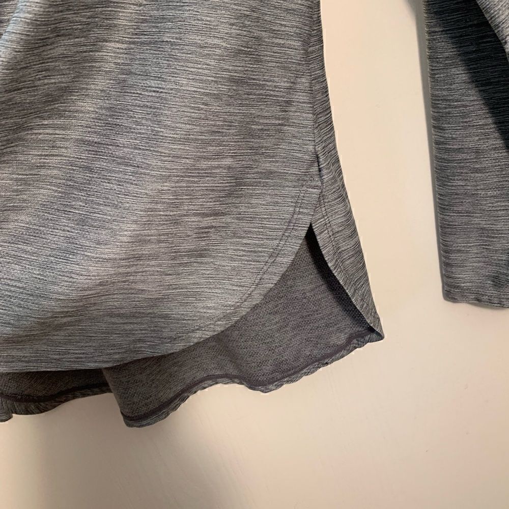 Reebok EUC gray space dye hooded long sleeve shirt Size Medium - Picture 2 of 6